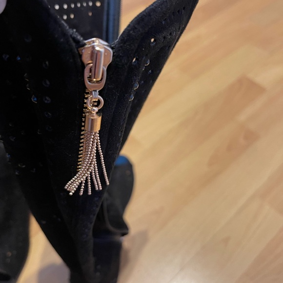 Brand new boots, newer worn suede knee high, open toe. - Picture 8 of 11